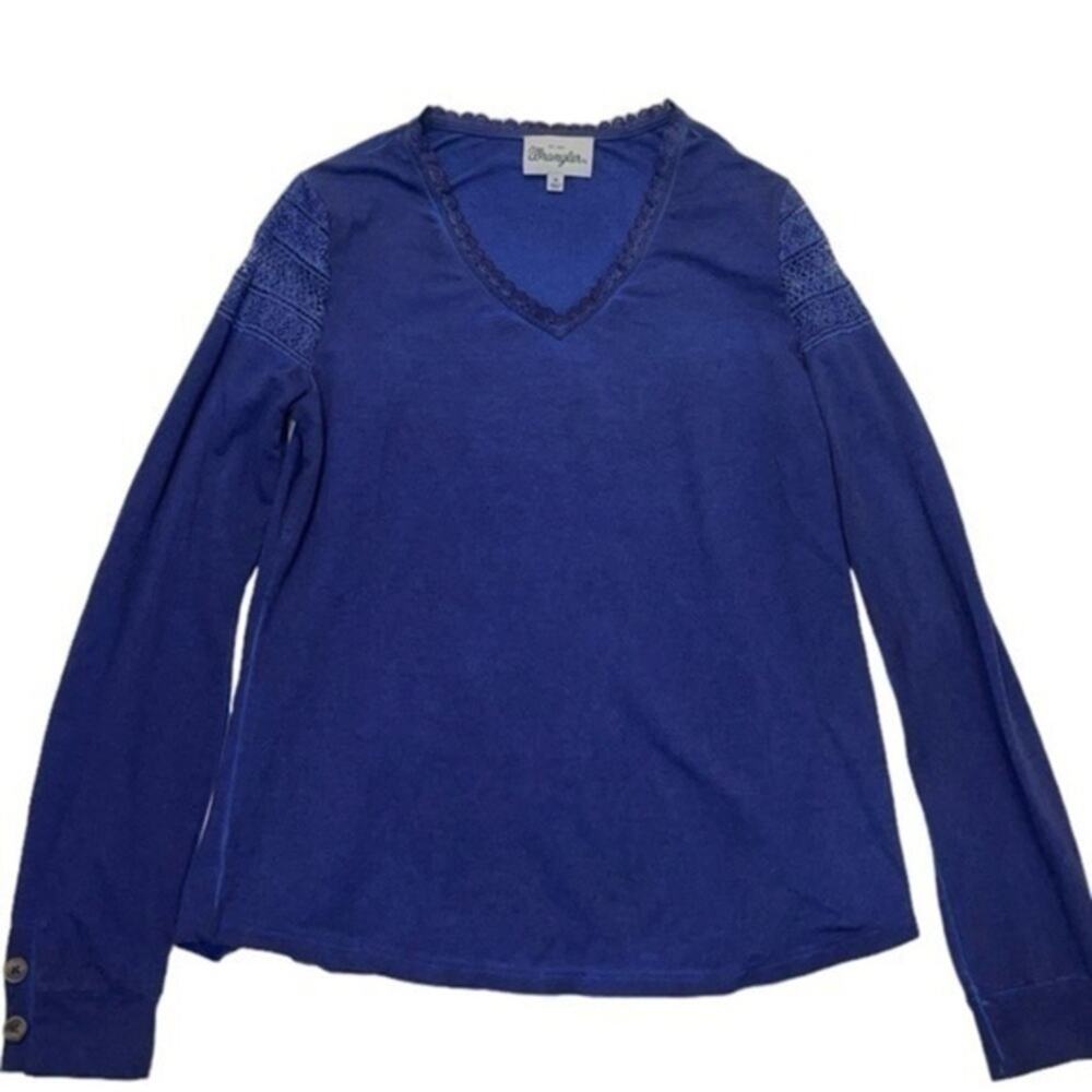 Wrangler Crochet Lace V-neck Top Women’s Medium distressed blue